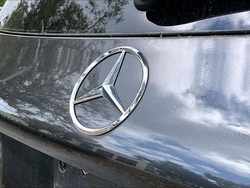 Used 2022 Mercedes-Benz GLC 43 AMG 4MATIC image 31