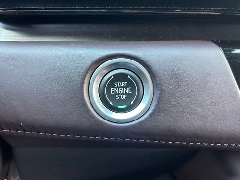 Used 2022 Cadillac Escalade Premium Luxury Platinum RWD image 35