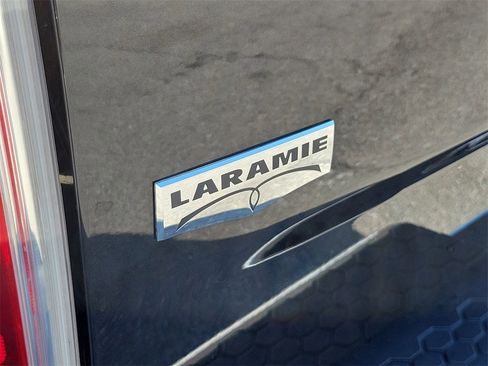 Used 2016 RAM 1500 Laramie w/ Convenience Group image 9