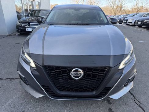 Used 2020 Nissan Altima 2.5 SV image 2