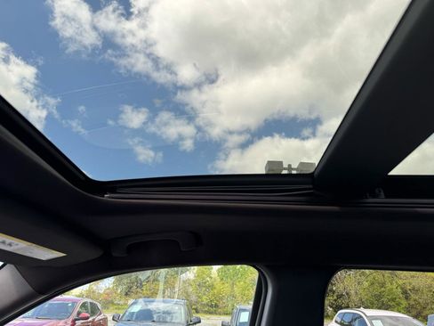 Used 2014 Jeep Grand Cherokee Overland w/ Advanced Technology Group image 18