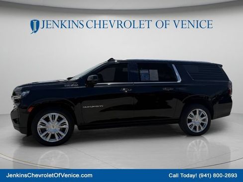 Used 2023 Chevrolet Suburban High Country w/ Premium Package 2 AWD/4WD image 10