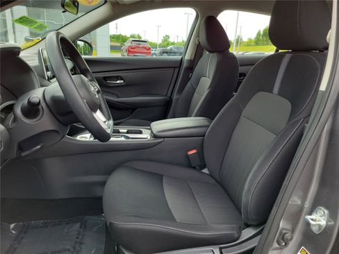 Used 2024 Nissan Sentra SV FWD image 17