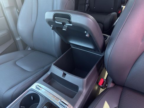 Used 2025 Kia Carnival SX Prestige FWD image 50