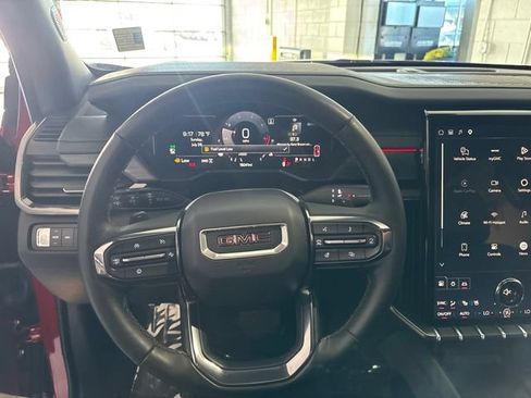 Used 2025 GMC Acadia AT4 w/ Luxury Package AWD/4WD image 19