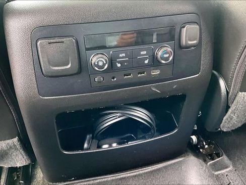 Used 2017 GMC Yukon Denali w/ Open Road Package AWD/4WD image 10