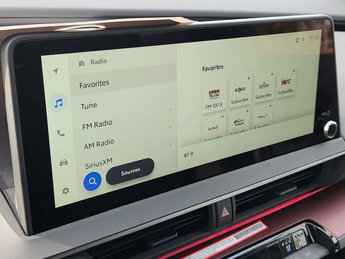 Certified 2025 Toyota Prius Plug-In Hybrid image 18