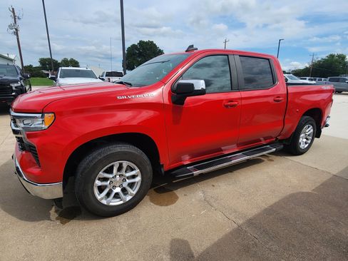 Used 2022 Chevrolet Silverado 1500 LT AWD/4WD image 8