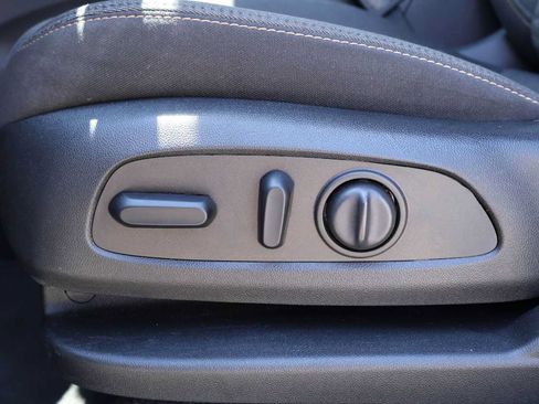 Used 2021 Chevrolet Equinox LT AWD/4WD image 24