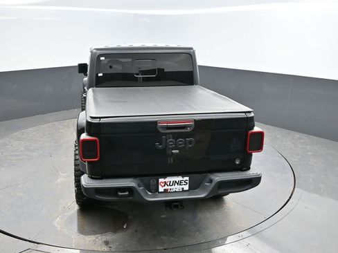 Used 2021 Jeep Gladiator Willys image 29