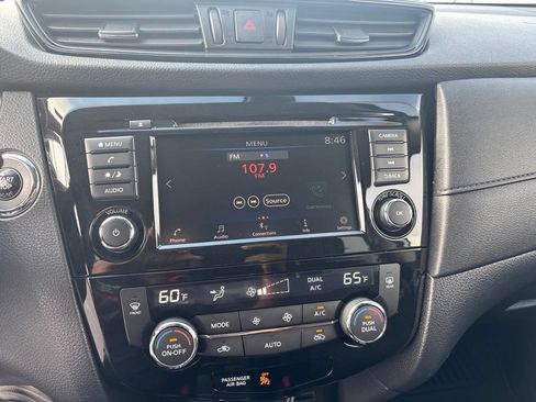 Used 2020 Nissan Rogue SV AWD/4WD image 17