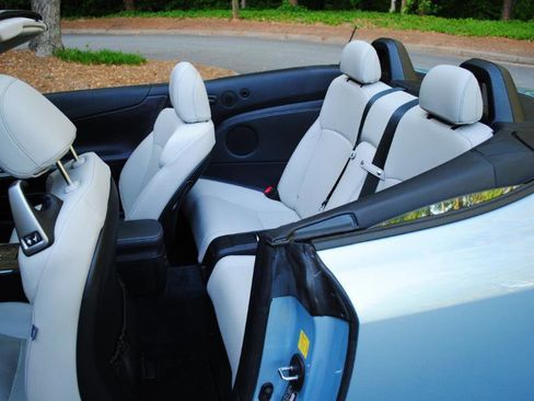 Used 2011 Lexus IS 350C w/ Luxury Pkg image 8