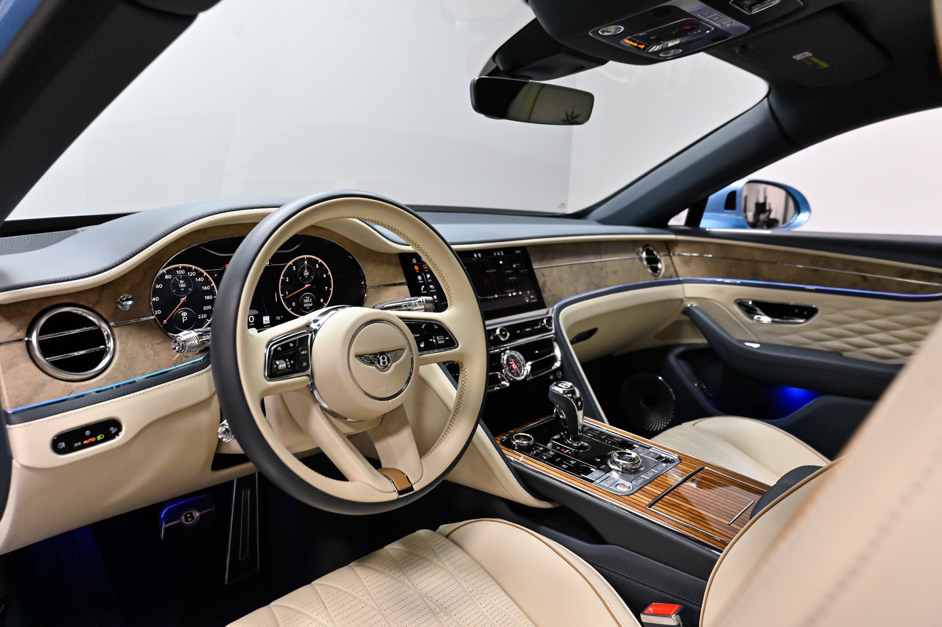 Used 2022 Bentley Flying Spur V8 AWD/4WD image 11