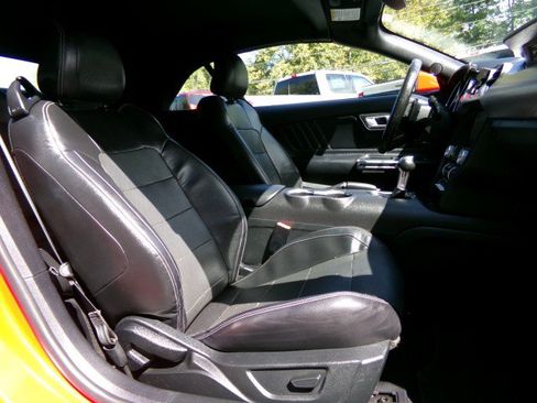 Used 2020 Ford Mustang Premium RWD image 12