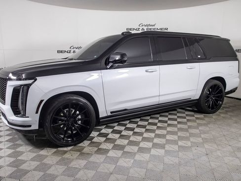 Used 2026 Cadillac Escalade ESV Sport w/ Touring Package AWD/4WD image 10