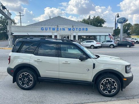 New 2025 Ford Bronco Sport Outer Banks w/ Outer Banks Tech Package+ image 1