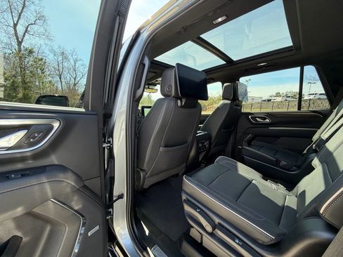 Used 2023 Chevrolet Tahoe Premier w/ Advanced Technology Package RWD image 27