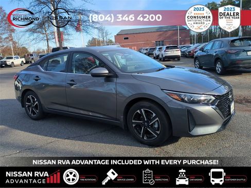 Used 2025 Nissan Sentra SV image 3