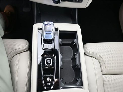 New 2026 Volvo XC90 B6 Ultra image 11