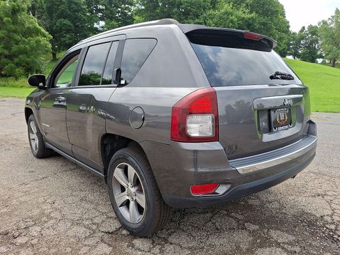 Used 2016 Jeep Compass High Altitude FWD image 21