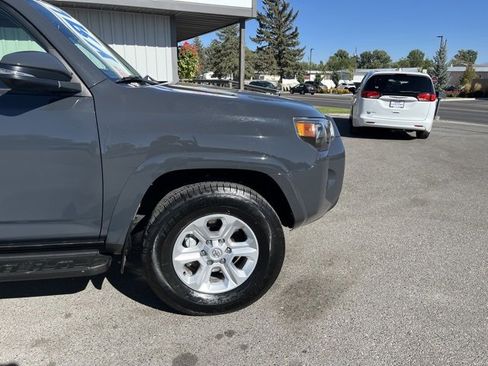 Used 2024 Toyota 4Runner SR5 Premium image 17