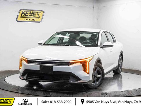 Used 2025 Kia K4 FWD image 1
