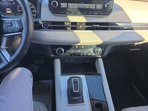 Used 2023 Mitsubishi Outlander SEL 40th Anniversary image 17