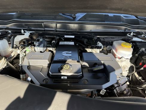 Used 2024 RAM 2500 Laramie image 32