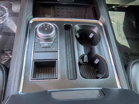 Certified 2024 Ford Expedition XLT RWD image 35