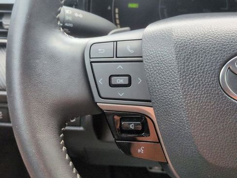 Used 2025 Toyota Camry SE w/ Convenience Package FWD image 16
