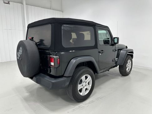 Used 2021 Jeep Wrangler Sport AWD/4WD image 5