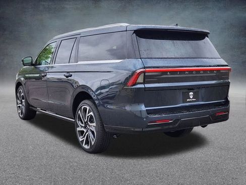 New 2026 Lincoln Navigator L Reserve AWD/4WD image 5