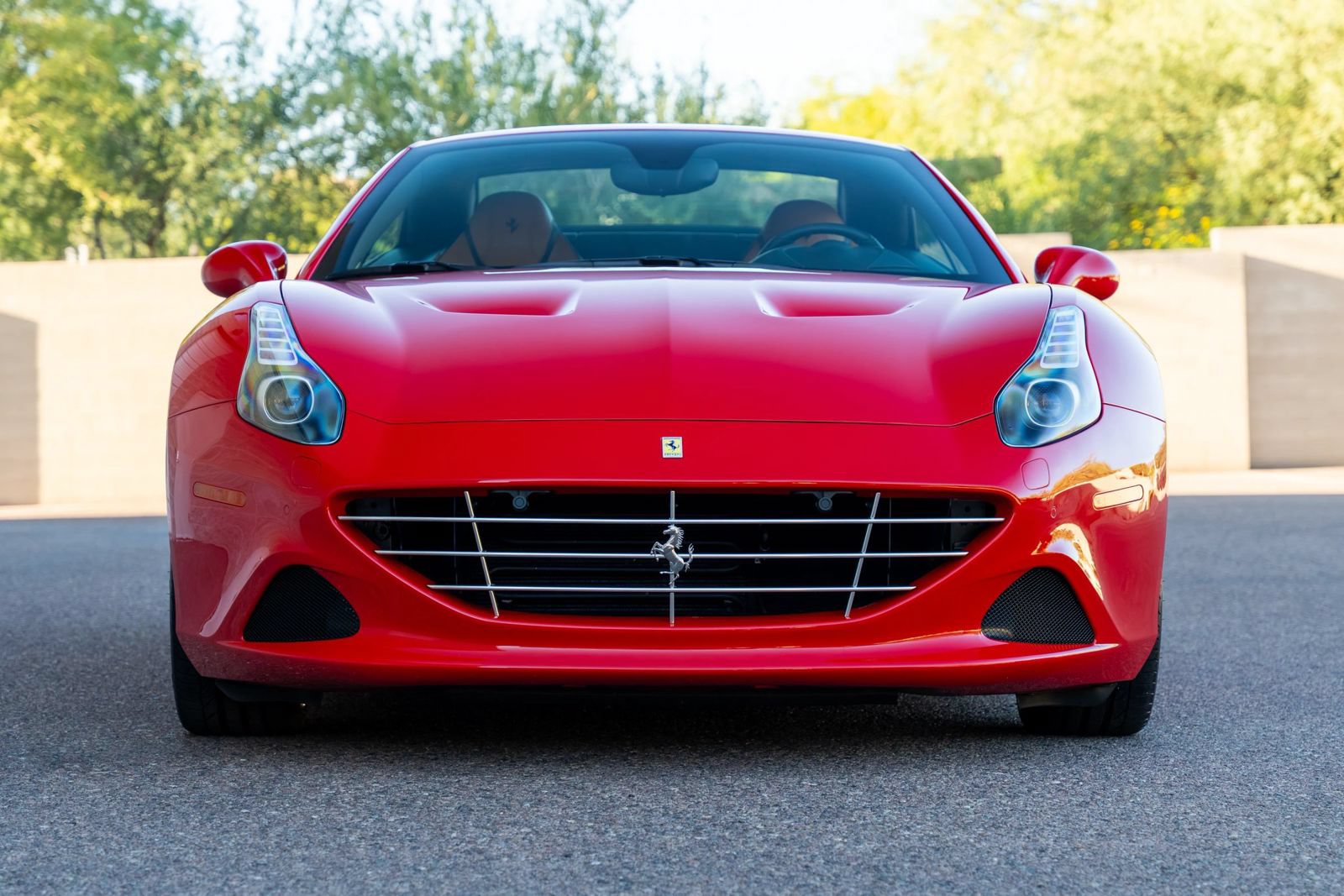 Used 2015 Ferrari California T RWD image 28