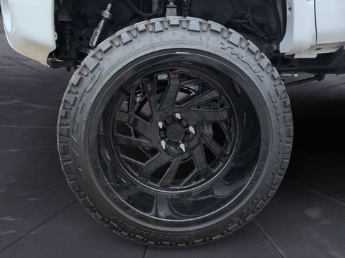 Used 2008 Toyota Tundra 4x4 CrewMax image 16