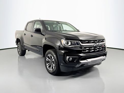 Used 2022 Chevrolet Colorado Z71 AWD/4WD image 3