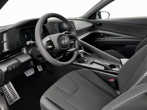 New 2025 Hyundai Elantra Sport image 14