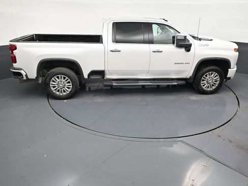 Used 2020 Chevrolet Silverado 2500 High Country w/ Z71 Off-Road Package AWD/4WD image 17