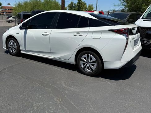 Used 2016 Toyota Prius Three FWD image 3