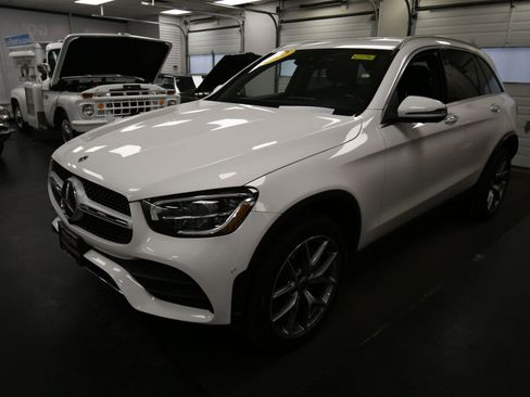 Used 2022 Mercedes-Benz GLC 300 4MATIC image 4