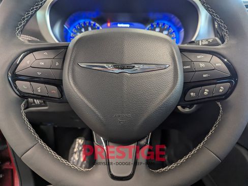 Used 2024 Chrysler Pacifica Limited w/ S Appearance Package FWD image 19