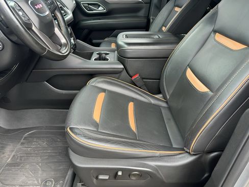 Used 2024 GMC Yukon XL AT4 w/ Technology Package AWD/4WD image 10