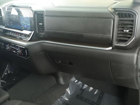 Used 2025 Chevrolet Silverado 2500 LT w/ Convenience Package image 22