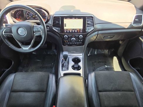 Used 2019 Jeep Grand Cherokee Altitude AWD/4WD image 14