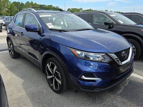 Used 2022 Nissan Rogue Sport SL AWD/4WD image 2