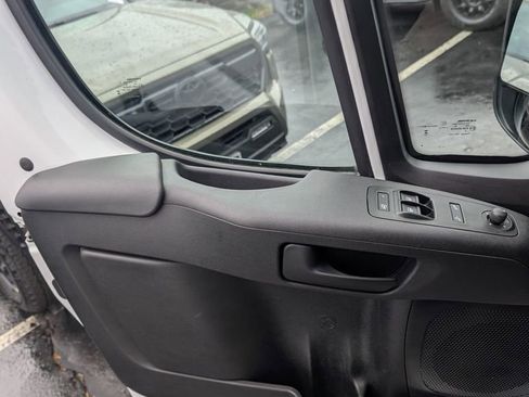 Used 2025 RAM ProMaster 2500 w/ Convenience Group FWD image 12