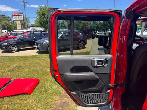 Used 2021 Jeep Gladiator Rubicon AWD/4WD image 23