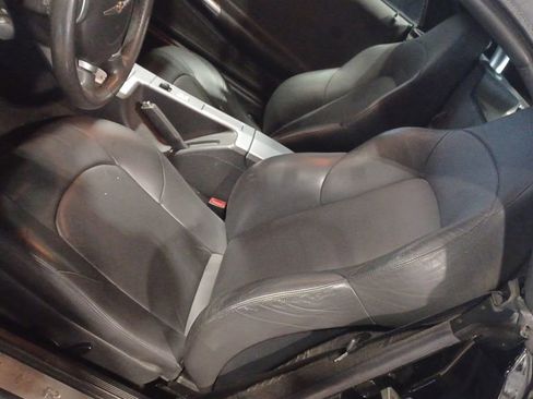 Used 2008 Chrysler Crossfire Limited image 6