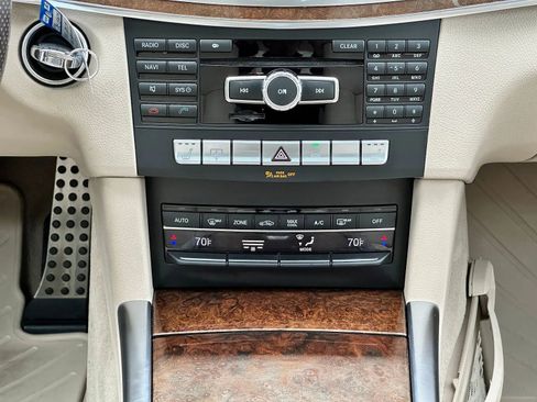 Used 2014 Mercedes-Benz E 350 4MATIC Sedan image 15