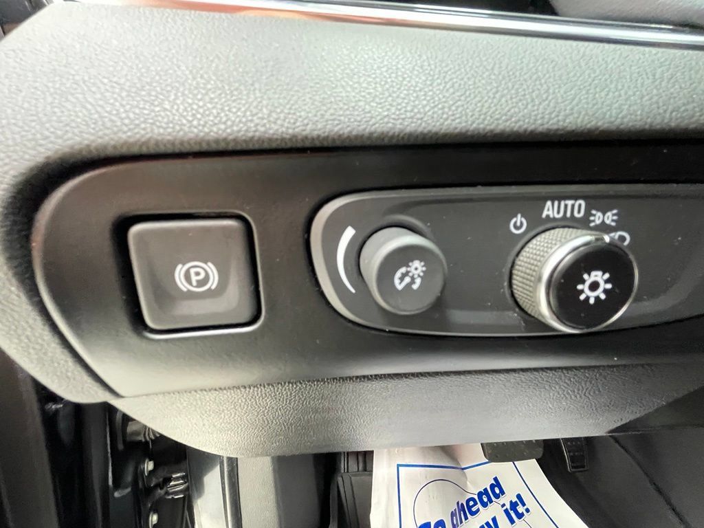 Used 2021 Buick Enclave Premium w/ Sun and Sites Package AWD/4WD image 17
