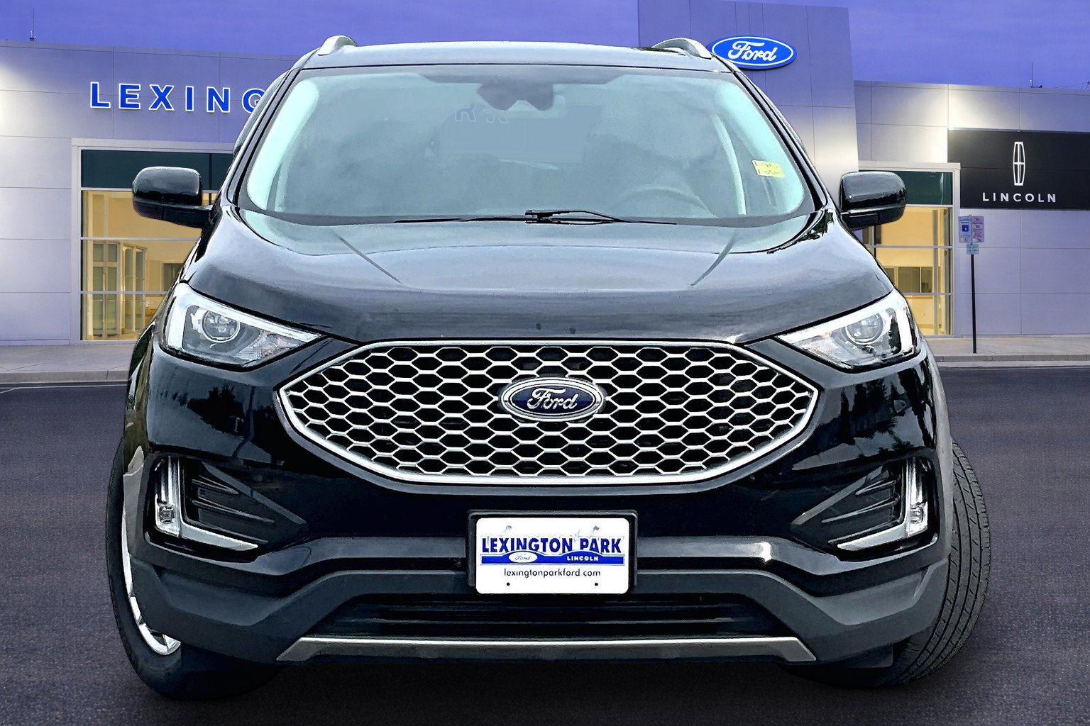 Used 2023 Ford Edge SEL w/ Convenience Package AWD/4WD image 2